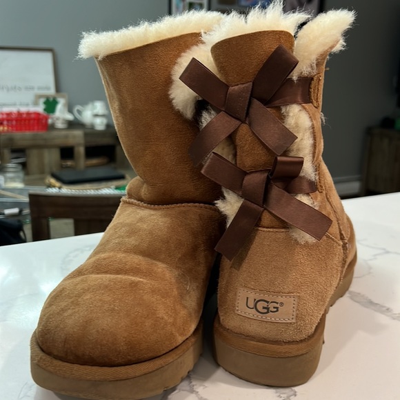 Tan colored size 10 Ugg boots for sale.  Lightly worn - maybe 5 times. - Picture 5 of 5